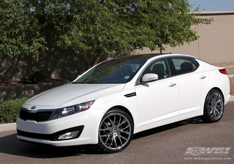 2012 Kia Optima with 20" Giovanna Kilis in Chrome wheels