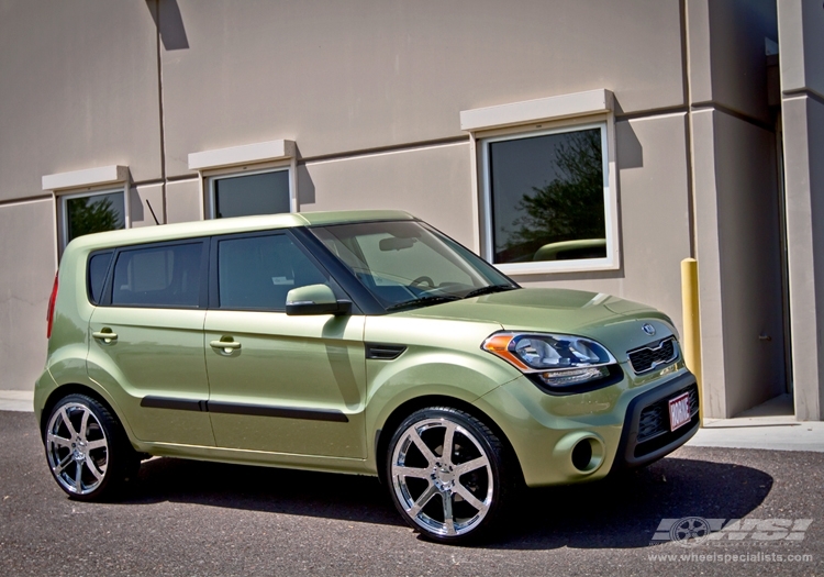 2013 Kia Soul with 20" Giovanna Andros in Chrome wheels