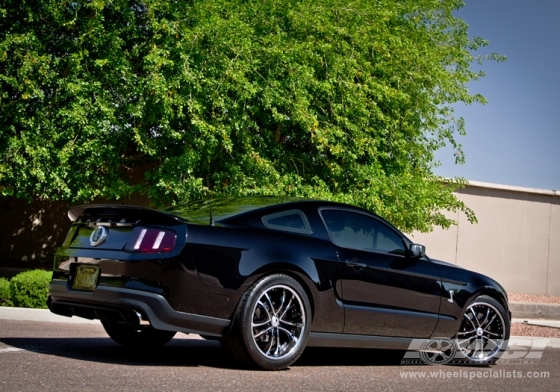 2012 Ford Mustang with 20" Duior DF-311 in Chrome (Black Accent) wheels