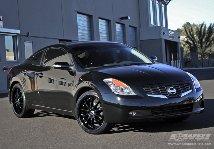 2009 Nissan Altima with 20" Enkei LF-10 in Gloss Black (Luxury Sport) wheels