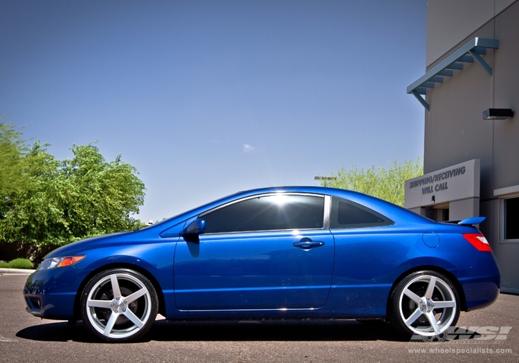 2006 Honda Civic SI with 19" Vossen CV3-R in Silver Metallic wheels