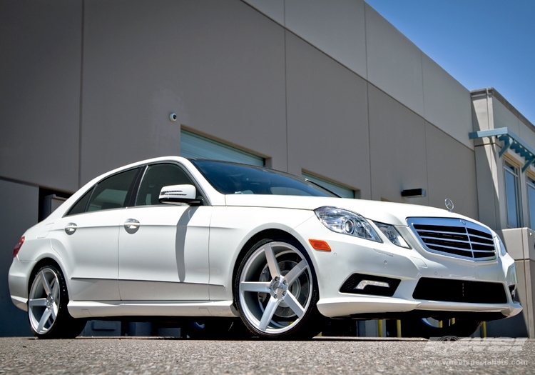 2013 Mercedes-Benz E-Class with 20" Vossen CV3-R in Silver Metallic wheels