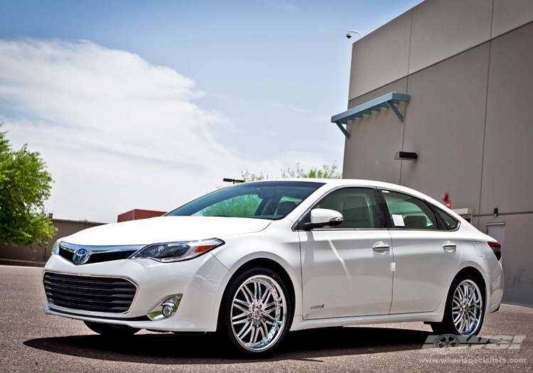 2013 Toyota Avalon with 20" Lexani LX-10 in Machined Black wheels