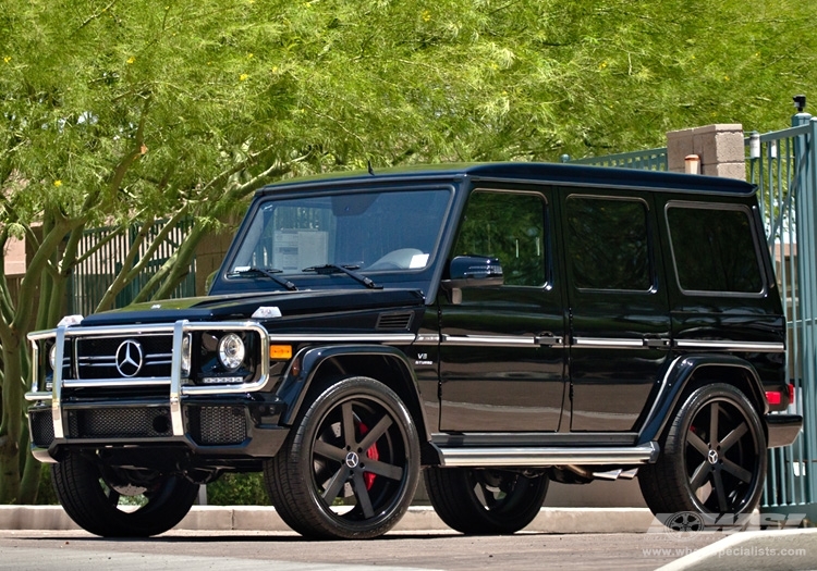 2013 Mercedes-Benz G-Class with 24" Giovanna Verona in Matte Black wheels