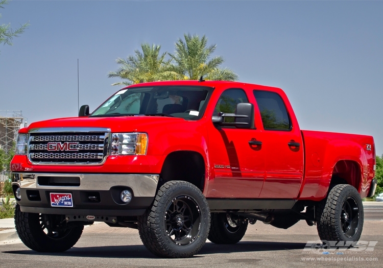 2013 GMC Sierra 2500 with 20" Hostile Off Road H102 Havoc-8 in Black (Asphalt) wheels