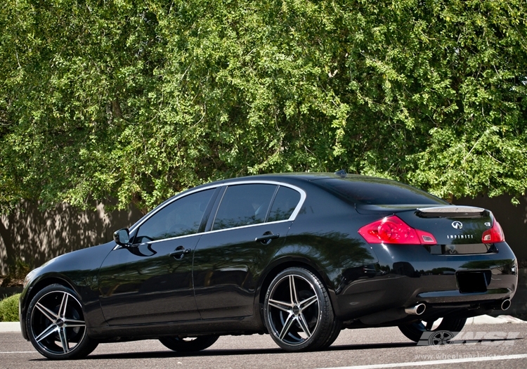 2011 Infiniti G37 with 20" Savini BM-8 in Brushed Black wheels