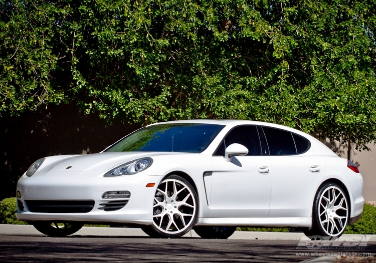 2013 Porsche Panamera with 22" Gianelle Puerto in Silver wheels