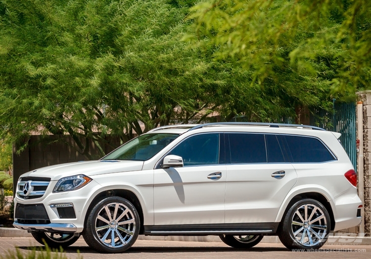 2013 Mercedes-Benz GLS/GL-Class with 22" Gianelle Santoneo in Chrome wheels