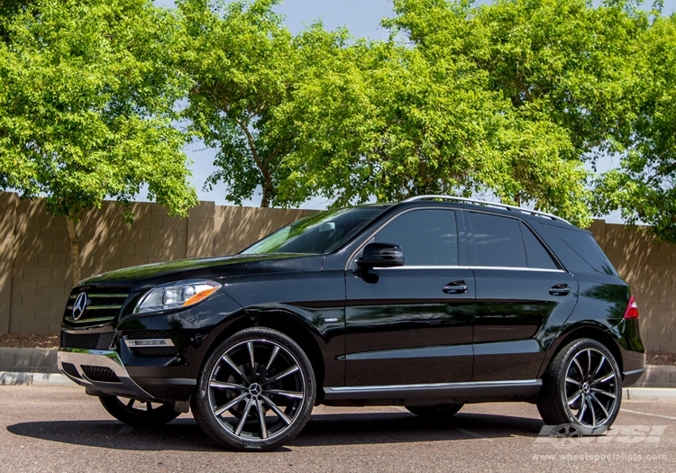 2013 Mercedes-Benz GLE/ML-Class with 22" Gianelle Cuba-10 in Matte Black (w/Ball Cut Details) wheels