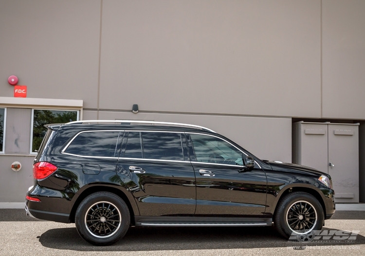 2013 Mercedes-Benz GLS/GL-Class with 19" Mandrus Millennium in Gloss Black (Mirror Cut Lip) wheels