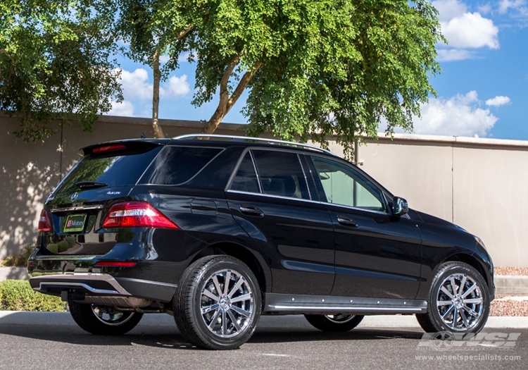 2013 Mercedes-Benz GLE/ML-Class with 20" Gianelle Santoneo in Chrome wheels