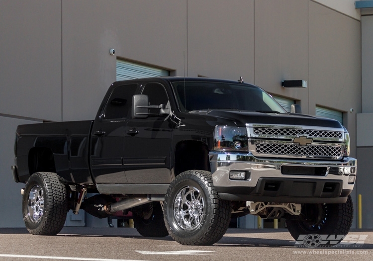 2013 Chevrolet Silverado 3500HD with 18" Hostile Off Road H102 Havoc-8 in Chrome (Armor Plate) wheels