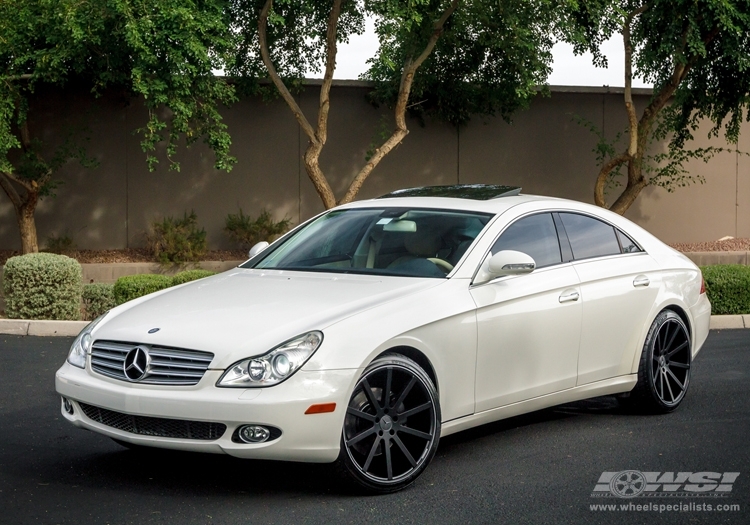 2009 Mercedes-Benz CLS-Class with 20" Giovanna Lindos-RL in Matte Black wheels