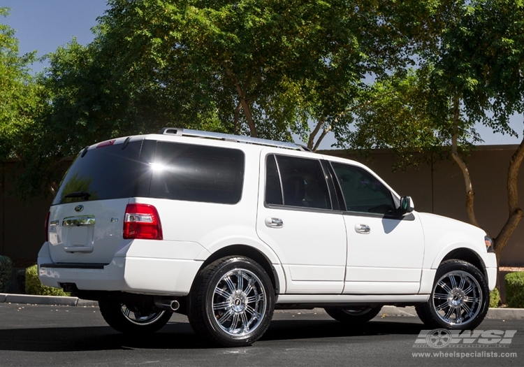 2013 Ford Expedition with 22" Avenue A603 in Chrome wheels