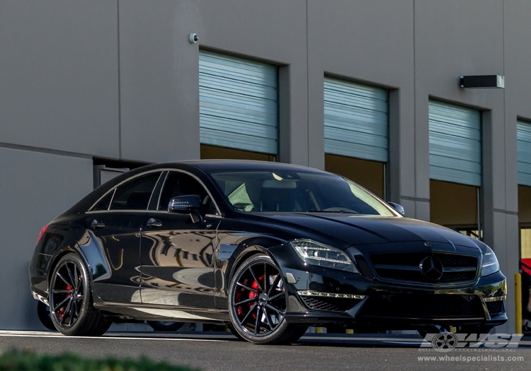 2013 Mercedes-Benz CLS-Class with 20" Vossen CVT in Silver Metallic wheels