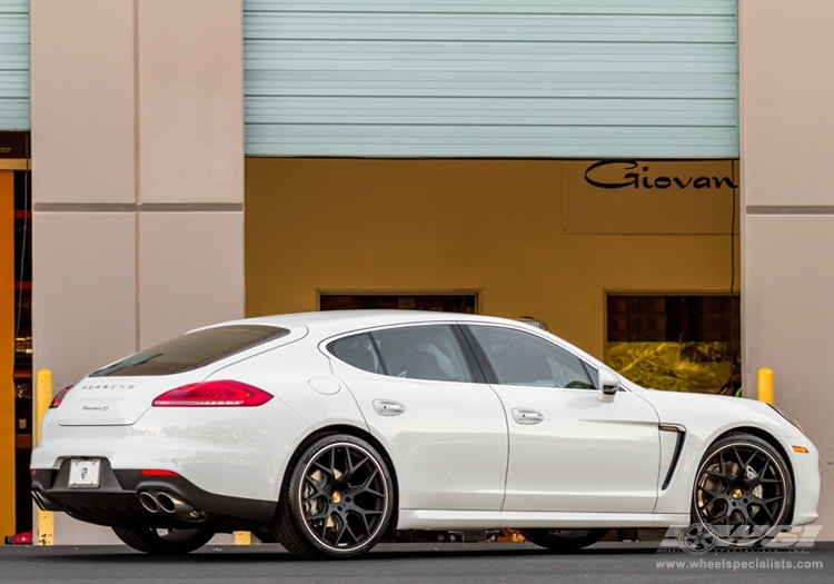 2013 Porsche Panamera with 22" Gianelle Puerto in Matte Black wheels