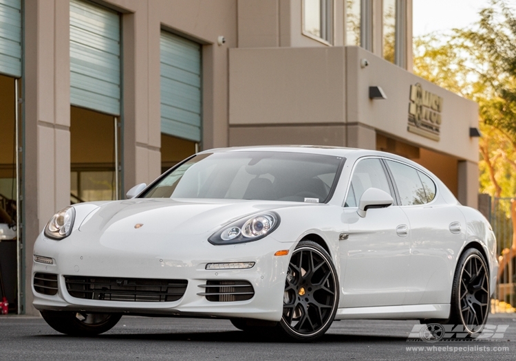 2013 Porsche Panamera with 22" Gianelle Puerto in Matte Black wheels