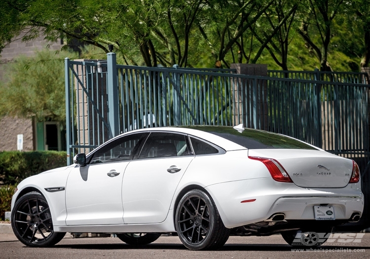 2012 Jaguar XJ with 20" Avant Garde M510 in Silver wheels