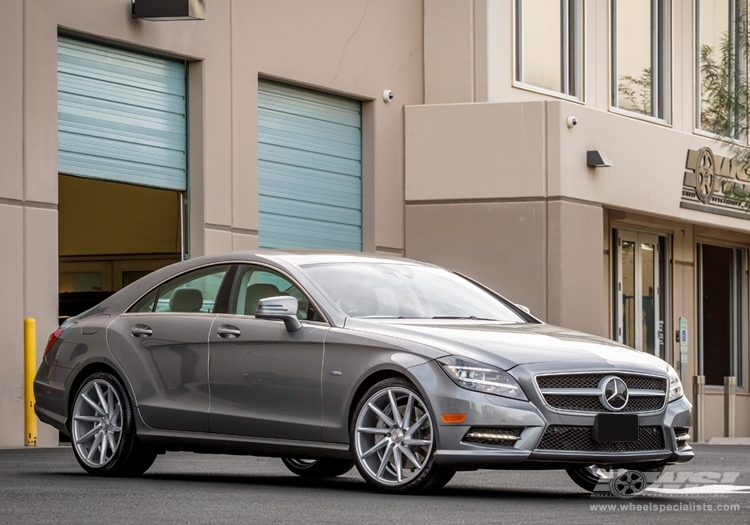 2013 Mercedes-Benz CLS-Class with 20" Vossen CVT in Silver Metallic wheels