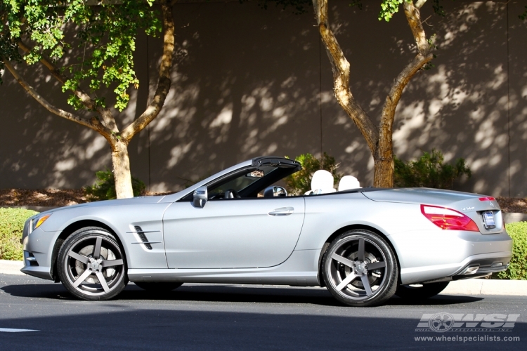 2014 Mercedes-Benz SL-Class with 20" Vossen CV3-R in Gloss Graphite wheels