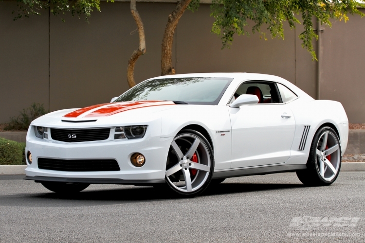 2011 Chevrolet Camaro with 22" Vossen CV3-R in Silver Metallic wheels