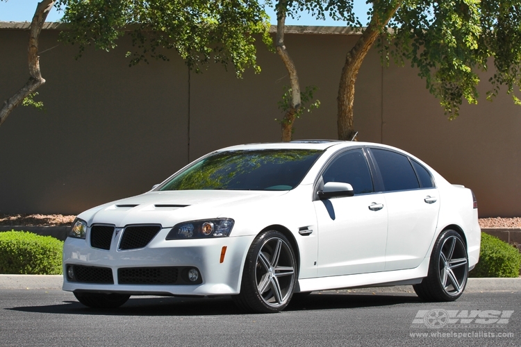 2009 Pontiac G8 with 20" Vossen CV5 in Matte Graphite (Machined) wheels