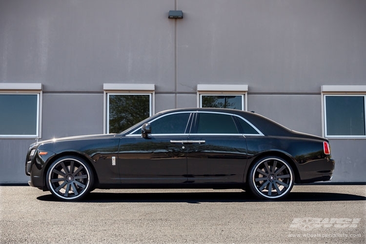2011 Rolls-Royce Ghost with 24" Gianelle Santo-2SS in Matte Black (Chrome S/S Lip) wheels