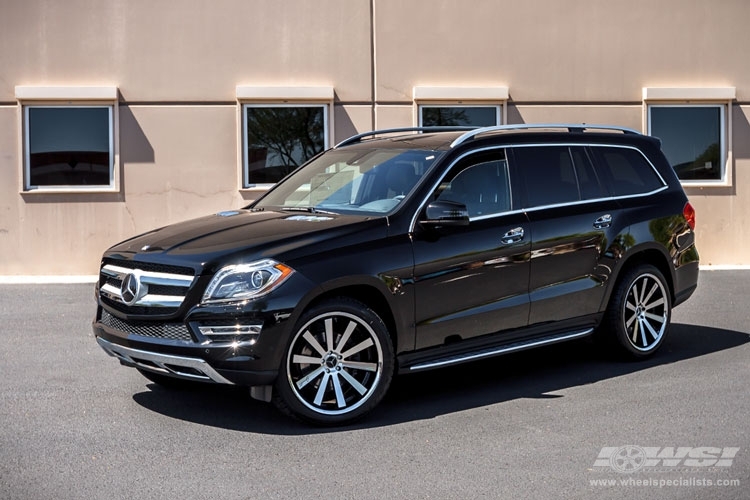 2014 Mercedes-Benz GLS/GL-Class with 22" Gianelle Santo-2SS in Machined Black (Chrome S/S Lip) wheels