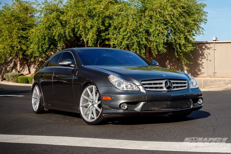 2006 Mercedes-Benz CLS-Class with 20" Vossen CVT in Silver Metallic wheels