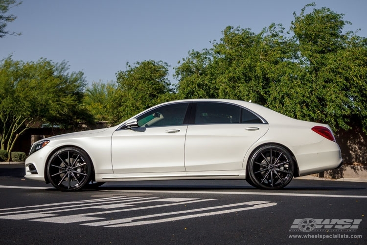 2014 Mercedes-Benz S-Class with 22" Lexani CSS-10 in Black Milled wheels