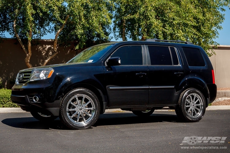 2014 Honda Pilot with 20" MKW M110 in Chrome wheels