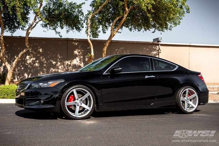 2010 Honda Accord with 20" Vossen CV3-R in Silver Metallic wheels