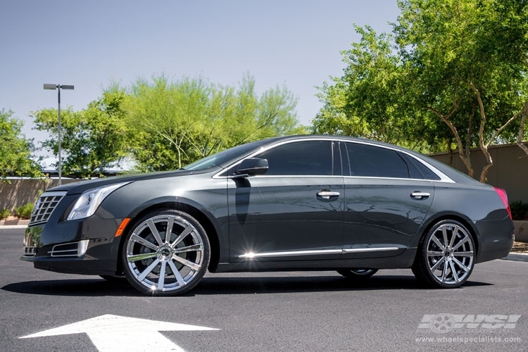 2014 Cadillac XTS with 22" Gianelle Santoneo in Chrome wheels