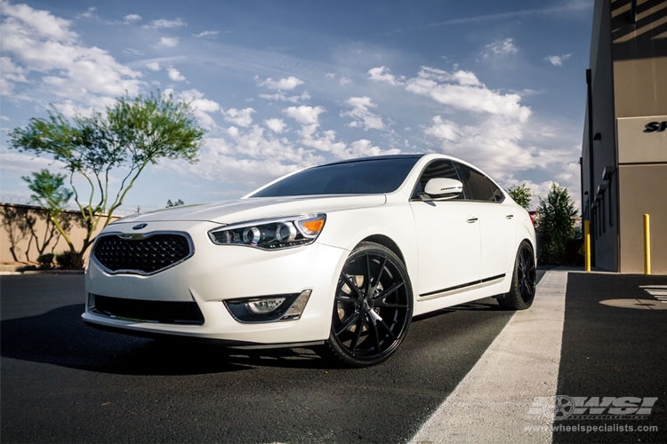 2014 Kia Cadenza with 22" Gianelle Davalu in Satin Black wheels