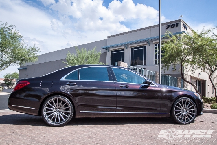 2015 Mercedes-Benz S-Class with 22" Vossen VFS-2 in Gloss Graphite wheels