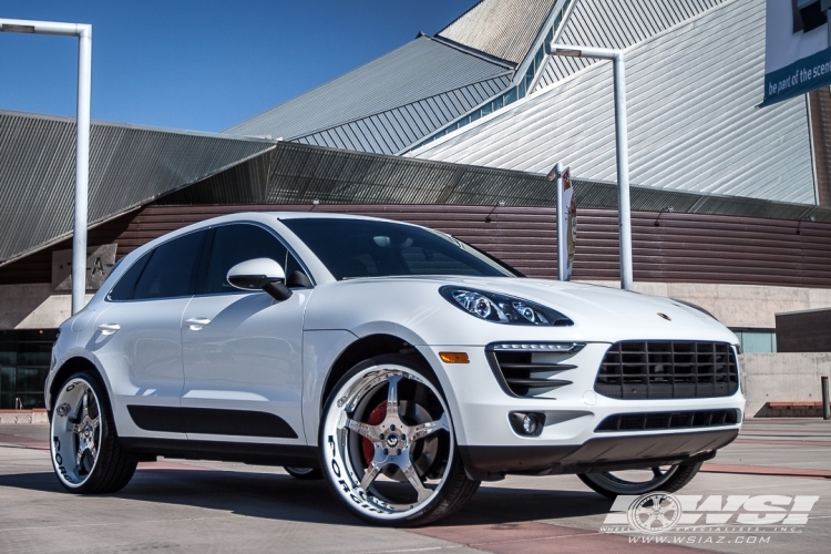 2015 Porsche Macan with 24" Forgiato Quinto in Custom wheels