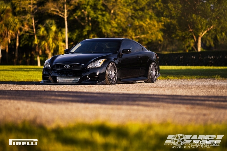 2015 Infiniti G37 Coupe with 20" Vossen VLE-1 in Silver wheels