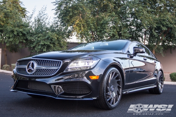 2015 Mercedes-Benz CLS-Class with 20" Vossen VLE-1 in Gloss Graphite wheels
