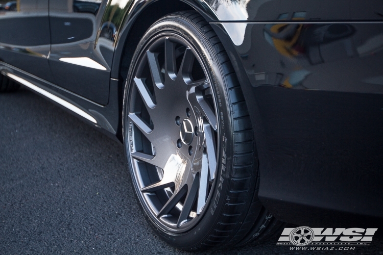 2015 Mercedes-Benz CLS-Class with 20" Vossen VLE-1 in Gloss Graphite wheels