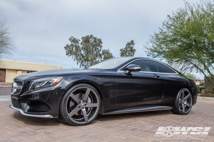 2015 Mercedes-Benz S-Class with 22" Vossen CV3-R in Gloss Graphite wheels