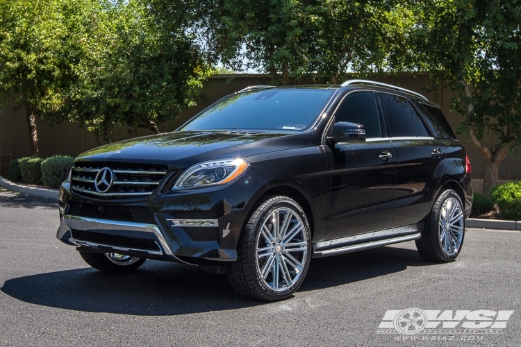 2015 Mercedes-Benz GLE/ML-Class with 22" Heavy Hitters HH11 in Chrome wheels