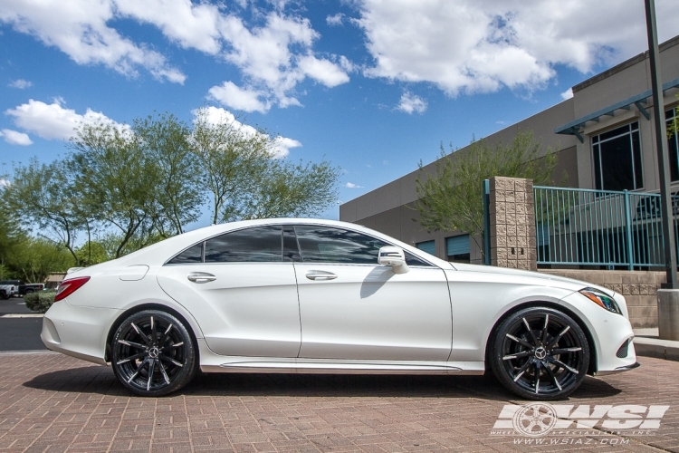 2015 Mercedes-Benz CLS-Class with 20" Lexani CSS-15 in Gloss Black (Machined Tips) wheels
