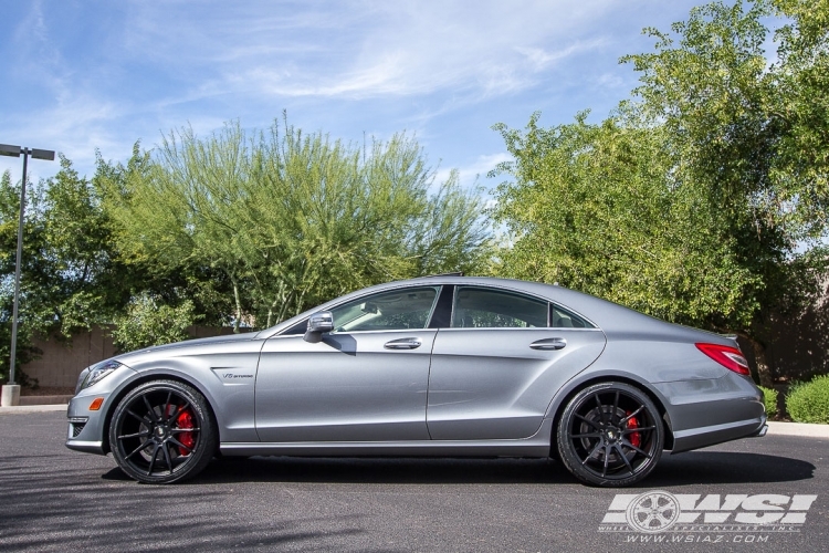 2012 Mercedes-Benz CLS-Class with 20" Savini BM12 in Matte Black wheels