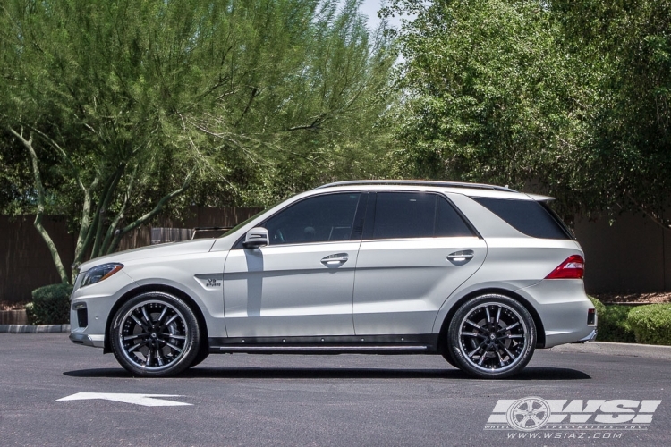 2013 Mercedes-Benz GLE/ML-Class with 22" Lexani LSS-55 in Machined Black wheels
