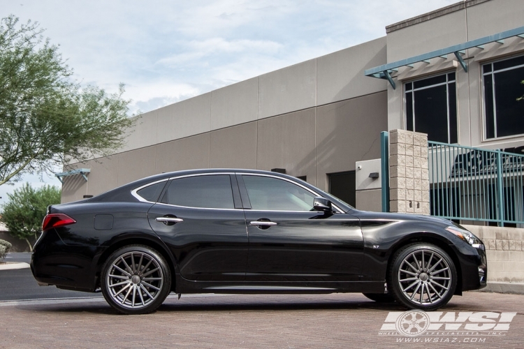 2015 Infiniti Q70 with 20" Vossen VFS-2 in Gloss Graphite wheels