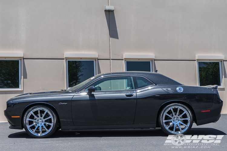 2015 Dodge Challenger with 22" Gianelle Cuba-10 in Chrome wheels