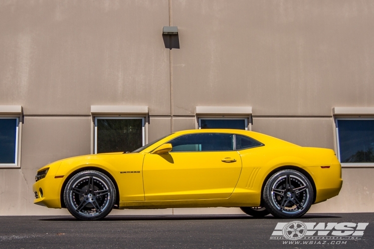 2011 Chevrolet Camaro with 20" Giovanna Tokyo in Black Machined wheels