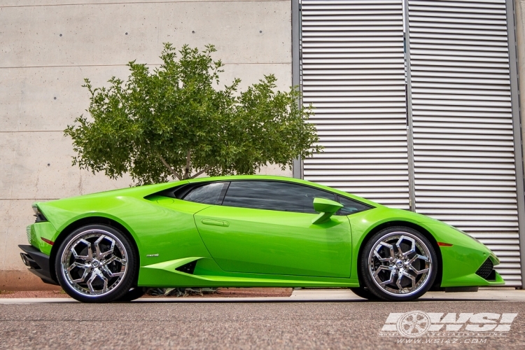 2015 Lamborghini Huracan with 20" Lexani Forged LF-110 in Chrome wheels