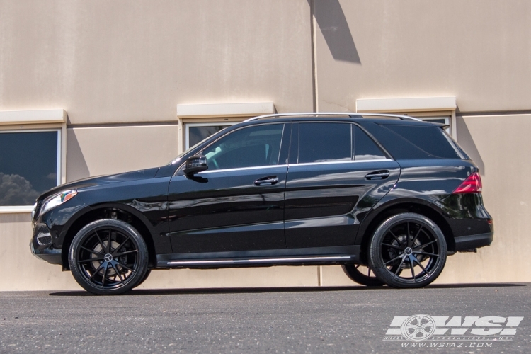 2016 Mercedes-Benz GLE/ML-Class with 22" Gianelle Davalu in Satin Black wheels
