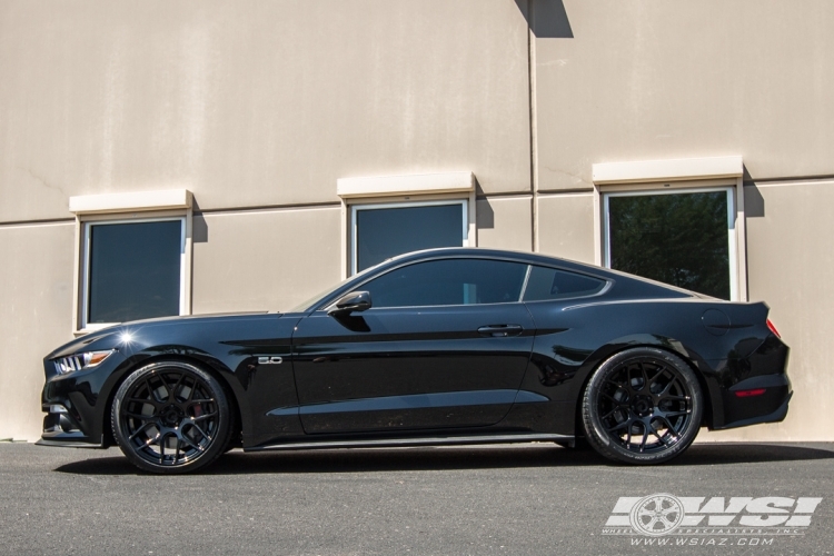 2015 Ford Mustang with 20" Avant Garde M590 in Machined Silver wheels